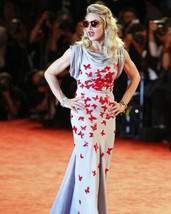 Madonna struts her stuff for red carpet photographers 8x10 press phoo - £11.98 GBP