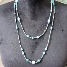 Women&#39;s 2 Strand Turquoise and White Candie Seed Beads Necklace Jewelry - $520.33 MXN