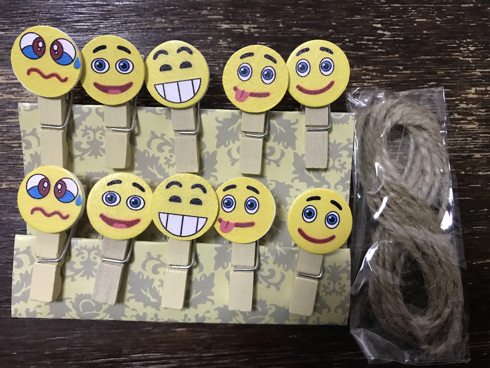 Primary image for 10pieces Small Face Expression Cute Wooden Paper Clips,Pegs,Party Decorations