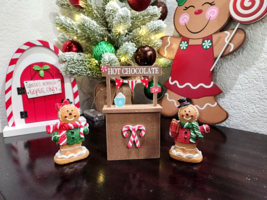 3pc Christmas Hot Cocoa Stand Gingerbread Peppermint Candy Cane Tier Tray Sign - £23.97 GBP