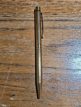 CIRCA 1999 SHEAFFER TARGA CLASSIC FLUTED GOLD PLATED BALLPOINT PEN MINT - $1,504.44 MXN