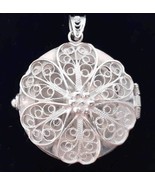 Aya Handcrafted Sterling Silver Filigree Circle Locket , &quot;Treasured Memo... - €317,09 EUR