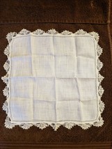 Vintage Women&#39;s Lace Edge Handkerchief Hankie Cotton Linen Blend - £2.36 GBP