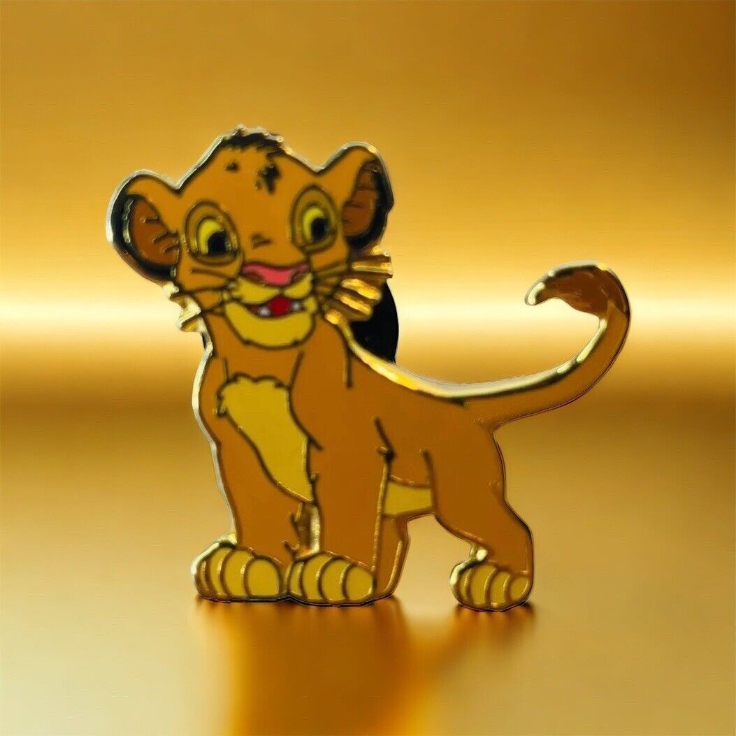 Disney WDW Simba Lion King Young Lion Smiling Sitting Disney Collectible Pin - £14.72 GBP
