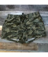 GAP flowy camo camouflage print shorts - $388.89 MXN