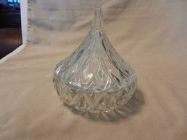 Vintage Clear Cut Glass Candy Dish with Lid, Kiss Shape Diamond Pattern - £45.87 GBP