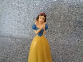 Disney Snow White PVC Figure or Cake Topper 2 3/4&quot; - £1.18 GBP