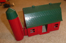 Vintage O Scale Plasticville Green Red Barn with Silo Building - £17.25 GBP