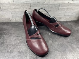 Clarks Artisan Collection Heels Women 11N Narrow Shoes Red Leather Comfort Pumps - $27.54