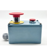 Schneider Electric S12526 Control Box W/ZBE-101/102 Contact Blocks  - €119,27 EUR