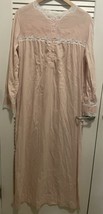 Vintage BARBIZON Medium Nightgown Long Sleeve Cottagecore Lace Pink - £22.70 GBP