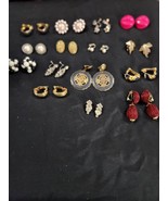 Vtg Lot 15 Pairs Clip Earrings.  Multicolor Gold and Silver Tones! - $32.00 CAD