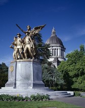 World War I statue at the Washington State Capitol in Olympia Photo Print - £6.92 GBP+