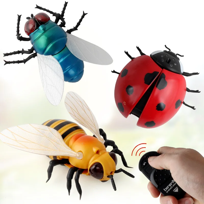 Electric Simulation Fly Ladybug Honeybee Crab Remote Control Toy Move Prank Joke - £15.78 GBP