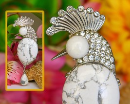 Vintage Cockatoo Peacock Bird Brooch Pin White Howlite Stone Cabochon  - £55.04 GBP