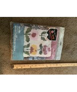 Vintage Red Heart  Flowers in Bloom 15x15&quot; Latch Hook Rug Pattern #6603 - $22.91 CAD