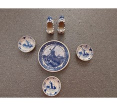 Vintage Delft Blue Holland Souvenir Set – Windmill Decorative Plates &amp; M... - $891.75 MXN