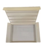 VINTAGE ESTEE LAUDER PLASTIC MAKEUP PERFUME VANITY TRAY WITH LID - $30.46 CAD