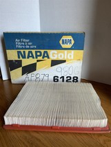 Napa Gold Air Filter New Old Stock Part #6128 - $6.43