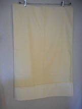 Vintage Set of 2 Wamsutta yellow white striped standard pillowcases USA - $745.22 MXN