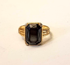 Avon SHIMMERING SMOKE Cocktail RING size 9 Gold Tone Emerald Cut 1980s VTG - £15.51 GBP