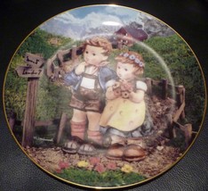 Danbury Mint M.J. Hummel Plate Collection Little Companions &#39;country Crossroads&#39; - £3.19 GBP