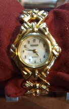 Women&#39;s Round Gold Tone Homer Watch - $391.43 MXN