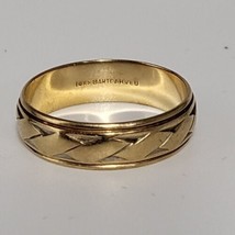 Vintage Collectible Beautiful 14K, 4g Of Yellow Gold Engraved Band Ring Size 9  - £280.14 GBP