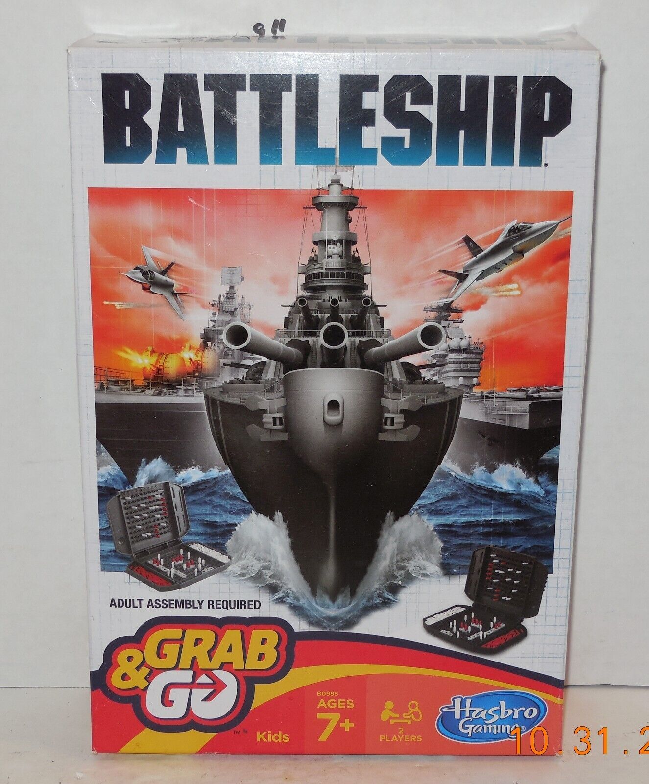 2014 Hasbro MB Battleship Grab and Go Travel Board Game Family - $10.29