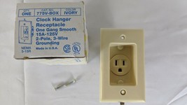 *NIB* Eagle 15 Amp ivory clock receptacle - $148.92 MXN