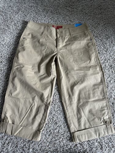 Eastern Mountain Sports Tan Capri Cargo Women&#39;s Hiking Pants Size 4 Outdoor - $18.69