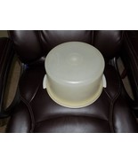 Vintage Tupperware Round Cake Carrier 683-2/684-2 EUC - $696.56 MXN