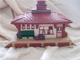 Partylite Whistle Stop Train Station Party Lite - $15.00
