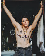 Yungblud British Singer SIGNED 8&quot; x 10&quot; Photo + COA Lifetime Guarantee - $1,653.23 MXN