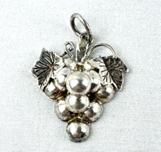 Vintage Mexico 925 Sterling Silver Large Bunch of Grapes Pendant 4.2g  1... - £28.48 GBP