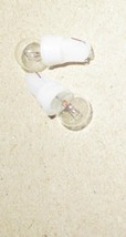 LIONEL BULB - 2313-300 - 12 VOLT  PUSH IN BULB- 2 BULBS- NEW - SR123 - $50.44 MXN