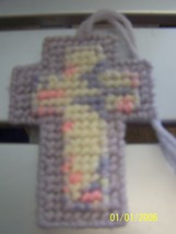 Handcrafted Plastic Canvas Cross - £2.37 GBP