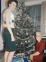 1966 Tall Fair Skin Woman Christmas Tree Chicago 35mm Slide - £4.35 GBP