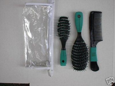 3  PIECE BRUSH & COMB SET,W / PLASTIC TRAVEL BAG --NEW
