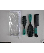 3  PIECE BRUSH & COMB SET,W / PLASTIC TRAVEL BAG --NEW