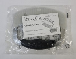 Pampered Chef Crinkle Cutter  Curved Blade with Guard #1063 - Brand New - $19.99