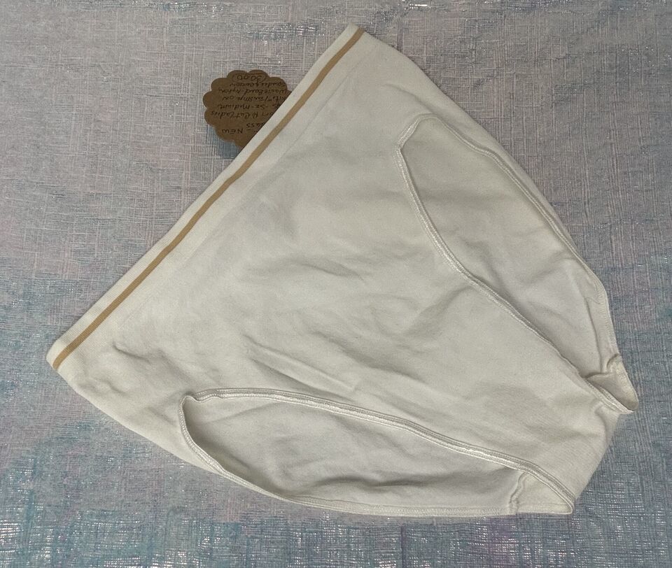 Vintage Bill Blass Blassport seamless hi-thigh ladies briefs NWOT- MED - $12.50