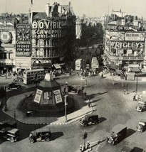 Piccadilly Circus Wrigley&#39;s 1943 Tipperary Literary England Photo Print ... - £63.87 GBP