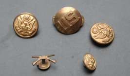 US Military Pins+Buttons---Enlisted Army Infantry...5 vintage WW 2 items... - £18.13 GBP