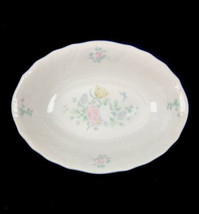 Royal Doulton Valencia The Moselle Collection 1144 1983 Oval Vegetable Bowl - £29.39 GBP