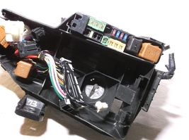 13-14  NISSAN MURANO /ENGINE BAY/ FUSE/ RELAY/ BOX image 2