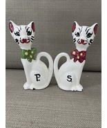 Vintage Hand Painted Long Neck Cat Couple Salt &amp; Pepper Shakers–Red &amp; Gr... - €15,67 EUR