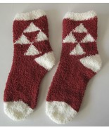 Womens Red &amp; White Soft Fuzzy Crew Socks Regular Geometric Patterns - £2.32 GBP