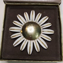 VINTAGE AVON 1971 DAISY BROOCH PERFUME GLACE NEW OLD STOCK - £7.50 GBP