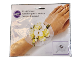 Wilton Wrist Corsage 5.25 in x 6.5 in White 120-817 New Wedding Flowers - $6.90